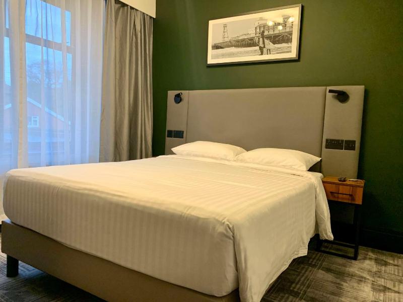 Park Inn by Radisson Bournemouth - image 42