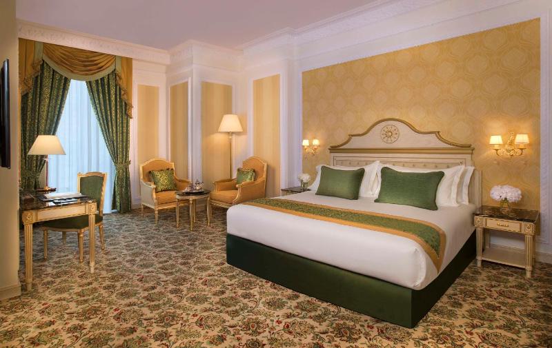 King Guest Room image 4