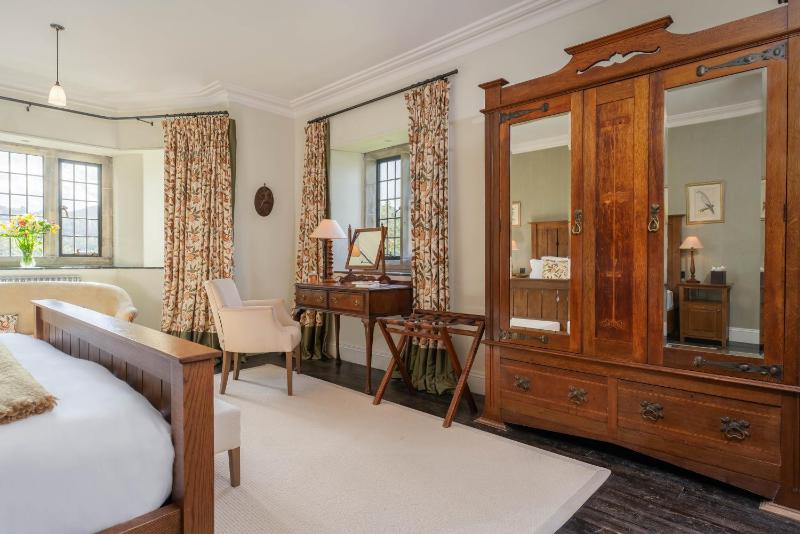 Master Suite image 3