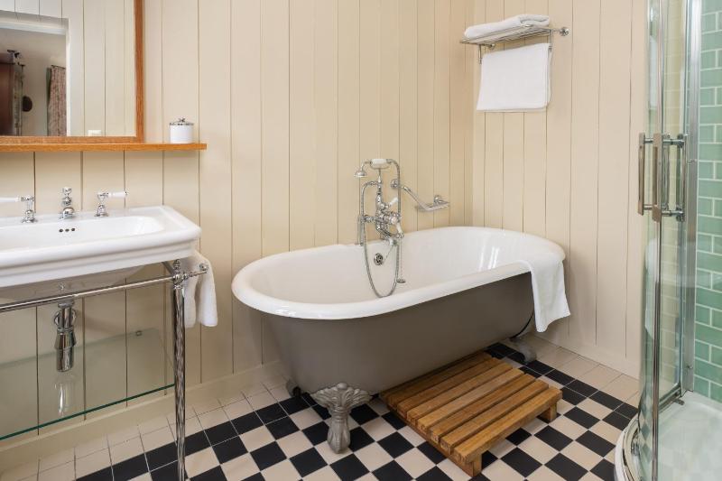 Master Suite image 2