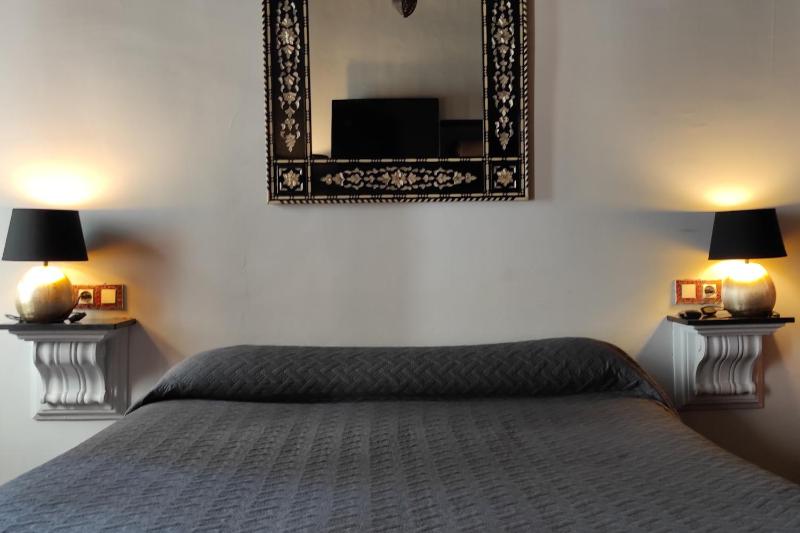 Double Room image 4