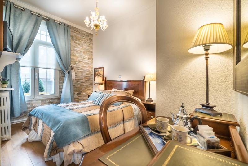 Economy Double Room Ground Floor image 3