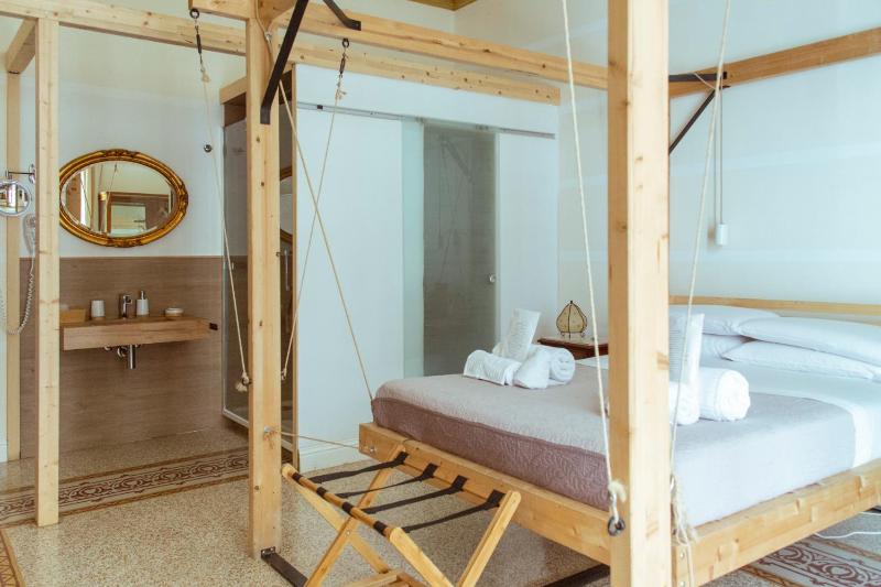 Superior Double Room image 3