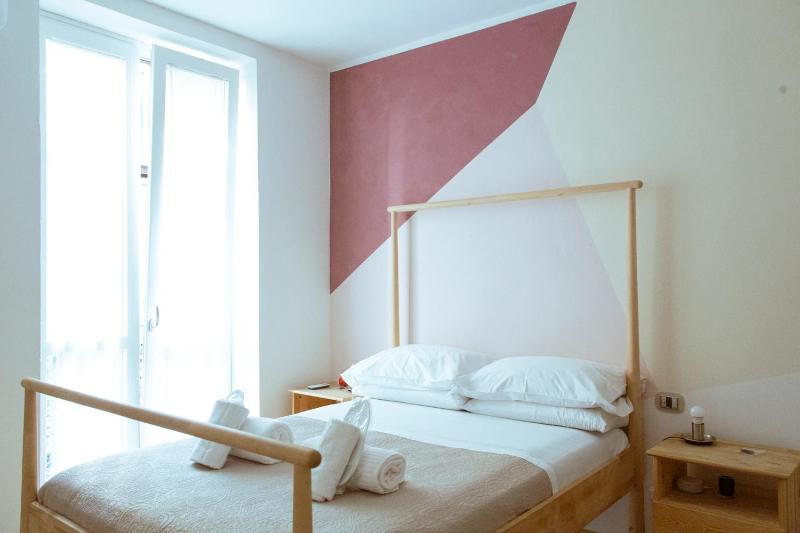Standard Double Room image 4