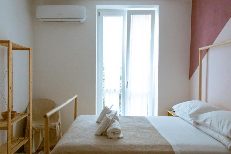 Standard Double Room image 3