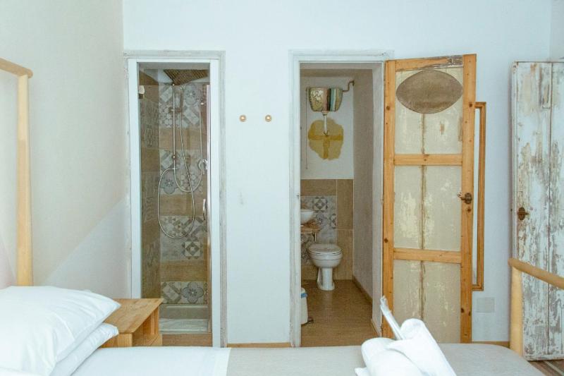 Standard Double Room image 2