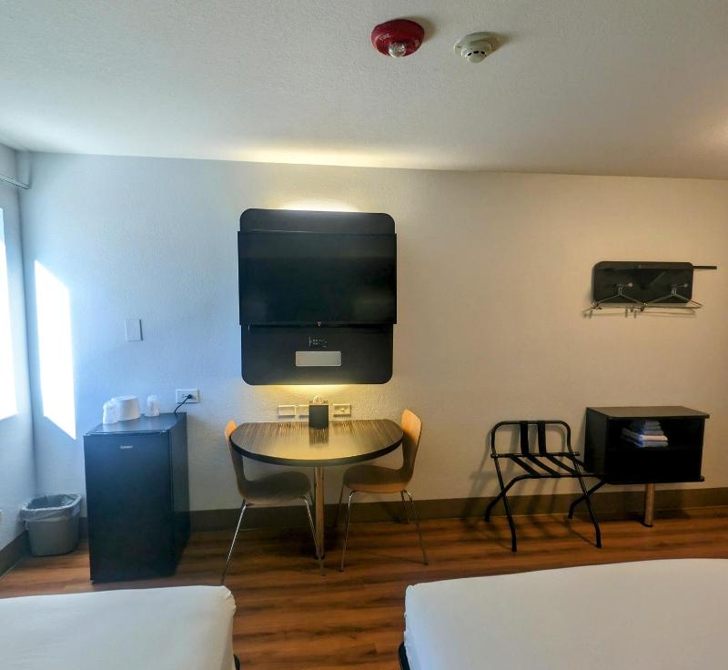 Quadruple Room - Non Smoking/Pet Friendly image 2
