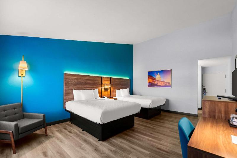 Double Room with Two Double Beds - First Floor/Non-Smoking image 4