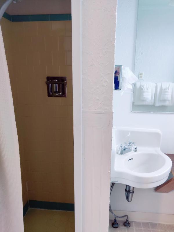 Budget Double Room image 2