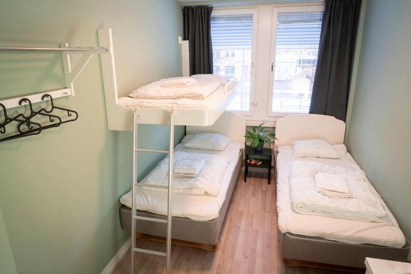 Triple Room with Shared Bathroom image 1
