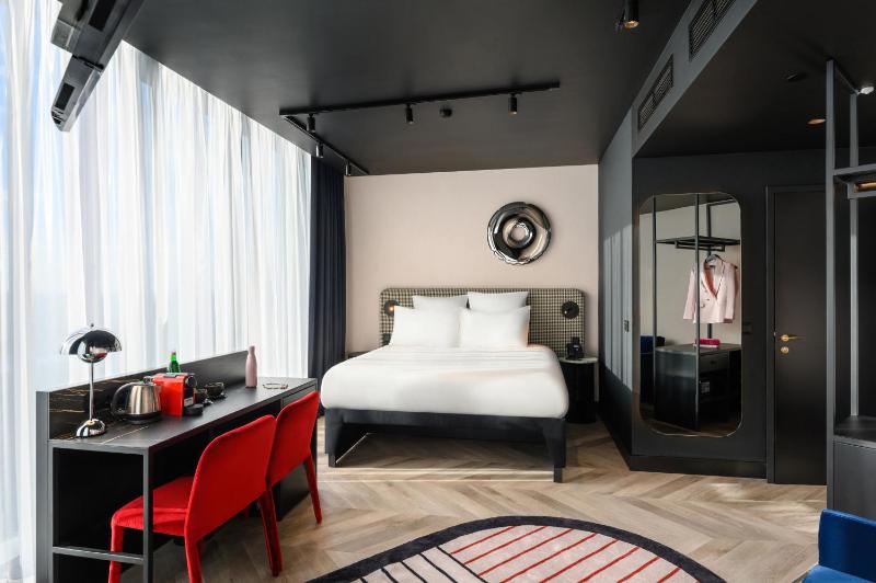 Tribe Comfort Zone XL Queen Room with Sofa Bed image 2