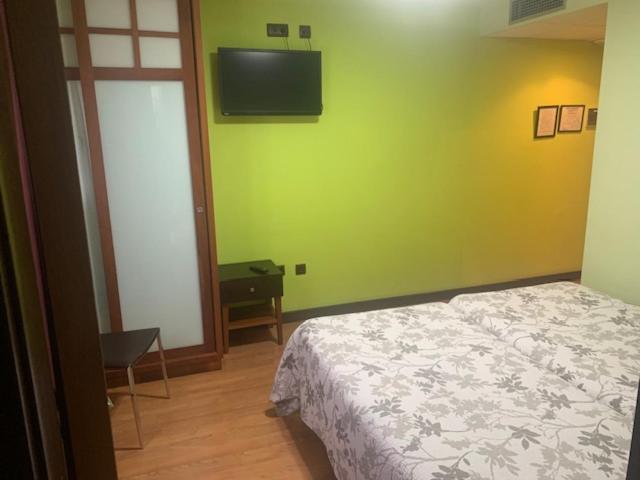 Family Room image 2