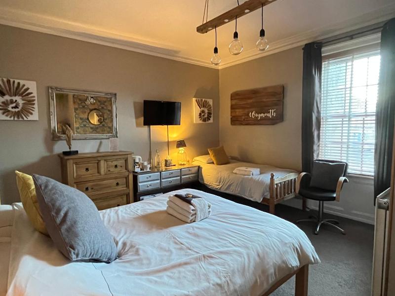 Double or Twin Room with Shower image 1