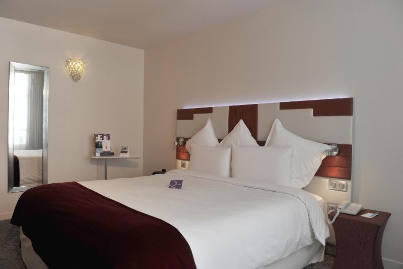 Classic Double Room image 2