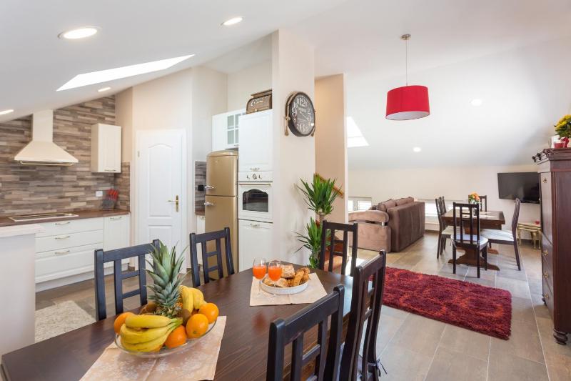 Three Bedroom Apartment with Terrace image 1