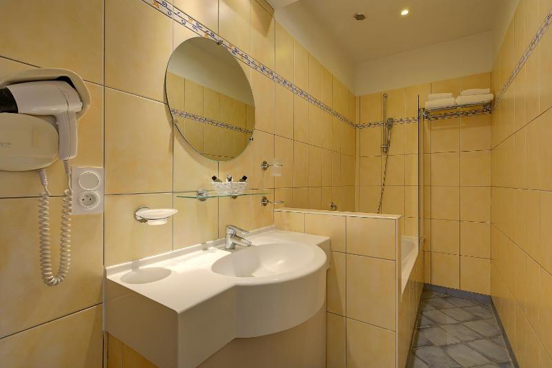 Two-Bedroom Apartment (Ground Floor) image 4