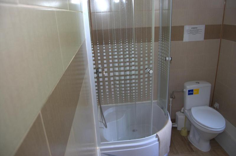 Triple Room with Private Bathroom image 2