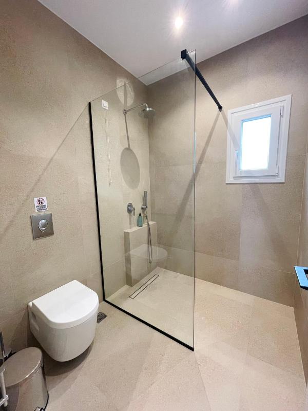Deluxe Double Room with Balcony image 3