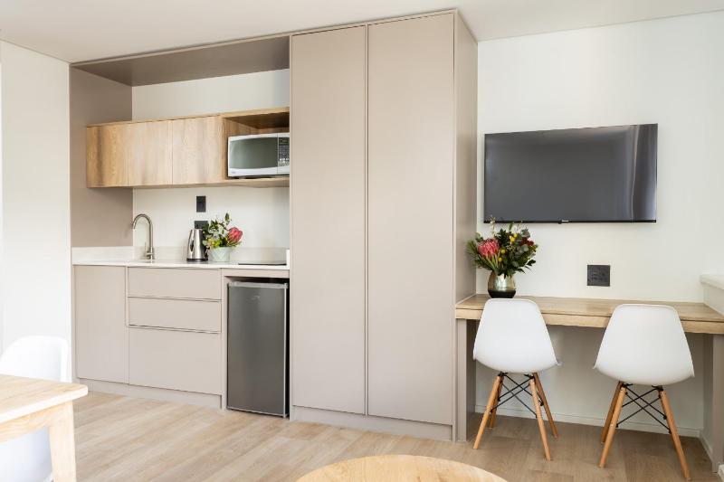 One-Bedroom Apartment image 3
