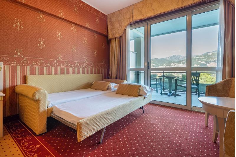 Deluxe Room with Garden View image 1