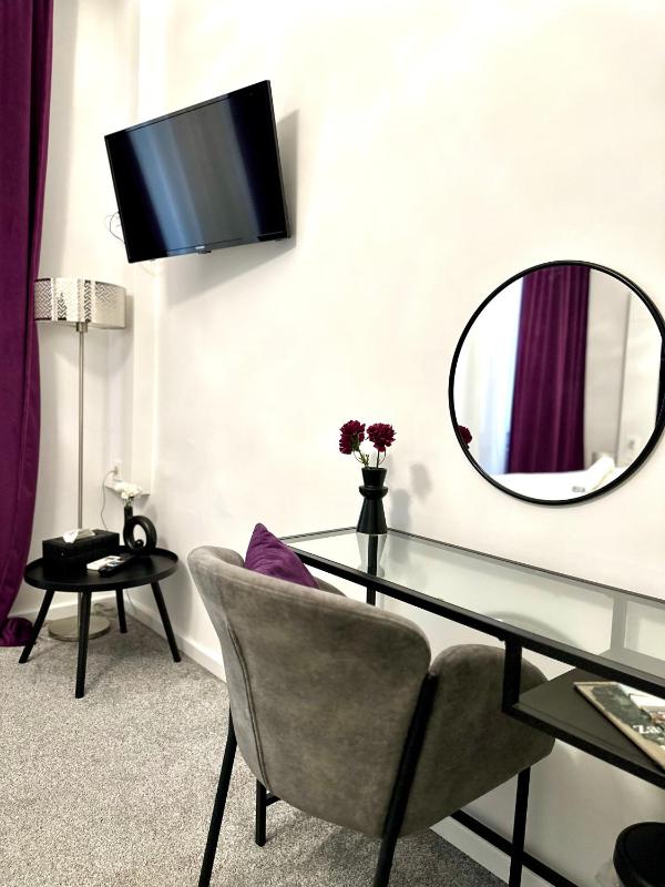 Double Room image 4