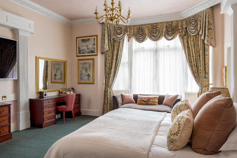King Room image 4