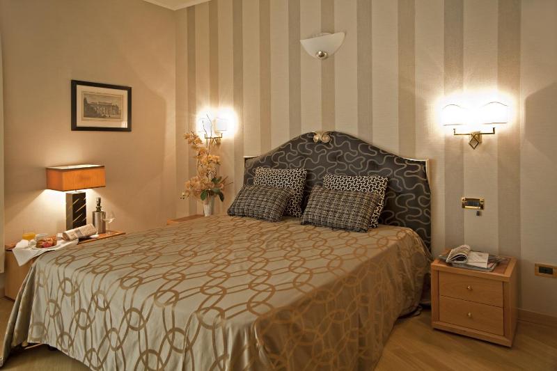 Double Room image 1