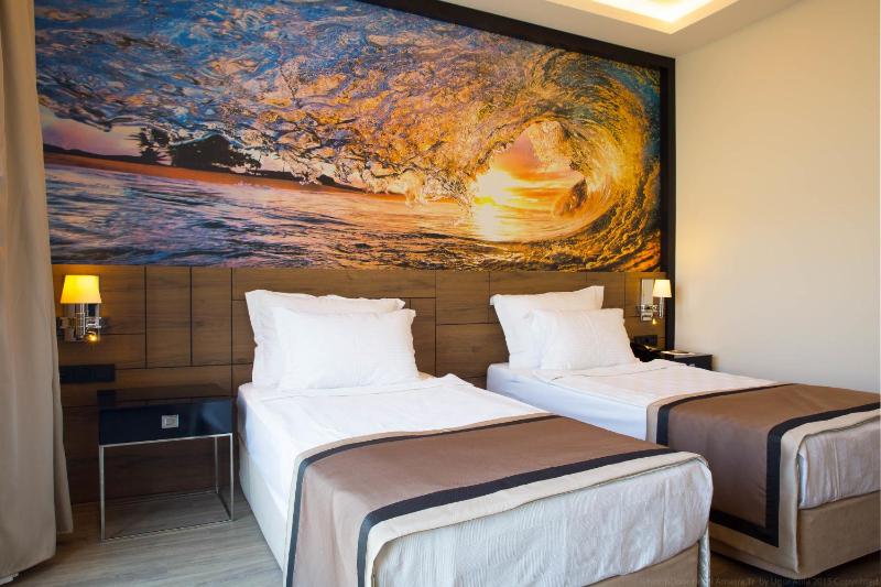 Standard Double or Twin Room image 2