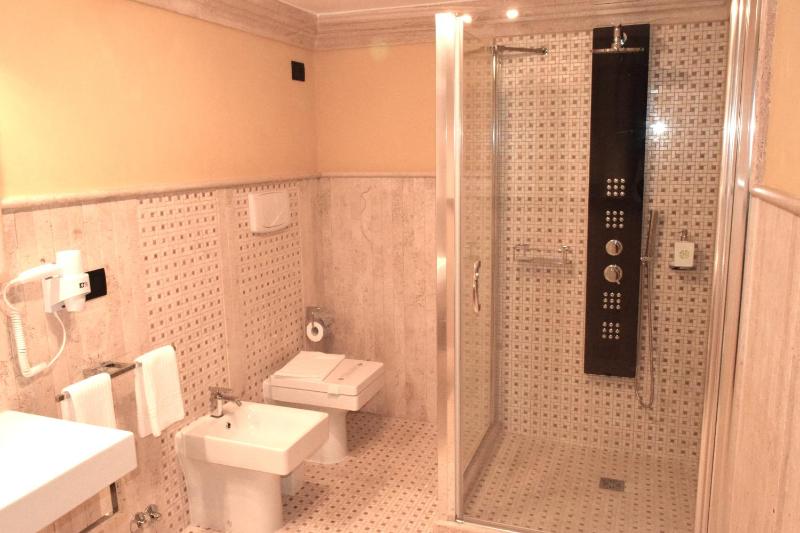 Executive Suite image 2