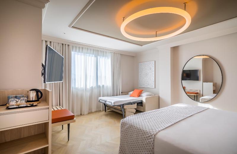 Triple Room (3 Adults) image 4
