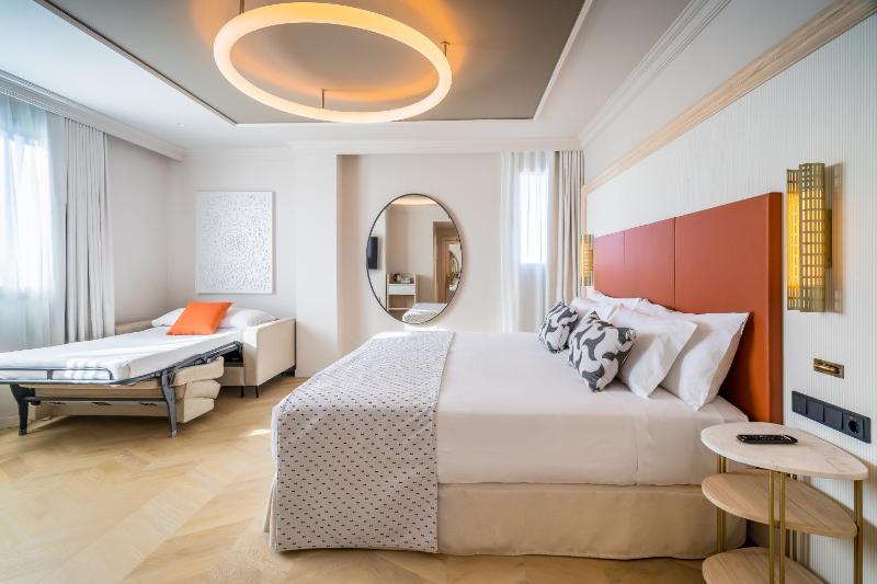 Triple Room (2 Adults + 1 Child ) image 1