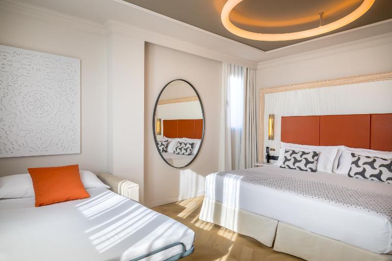 Triple Room (2 Adults + 1 Child ) image 3