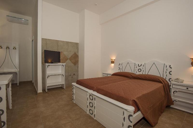 Standard Double Room with Spa Package image 2