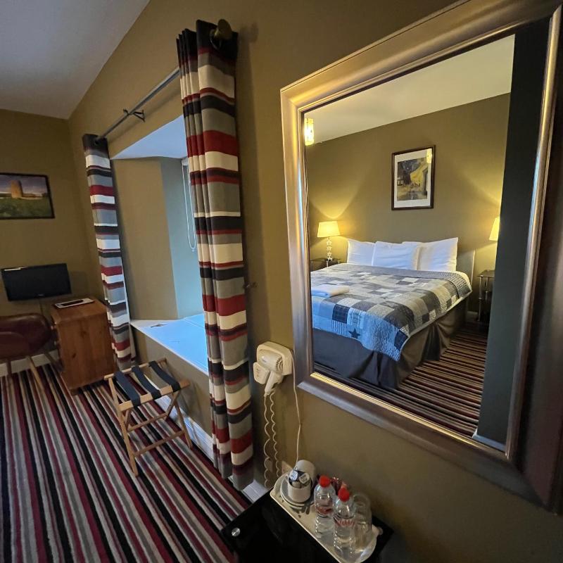 Double Room image 4