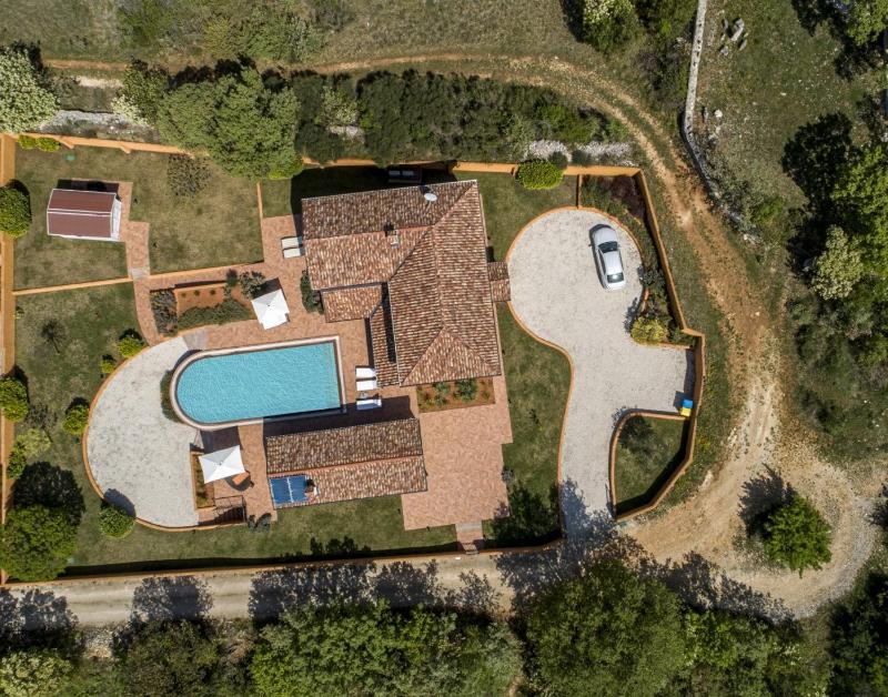 Villa Lux. Ema - image 2