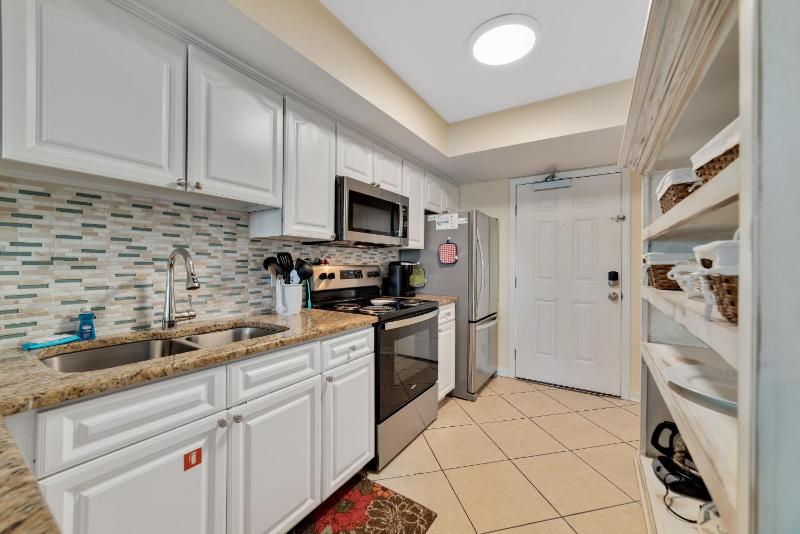 Surfside Shores 1503 - image 11