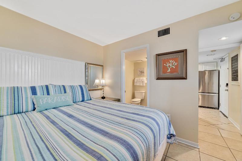 Surfside Shores 1503 - image 16