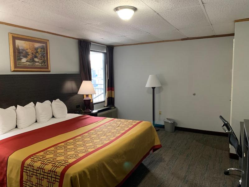 King Room - Non-Smoking image 4