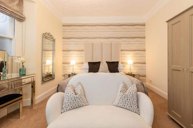 Wheatlands Lodge-Windermere - Award Winning - Adult Only - Free Car Park - image 12