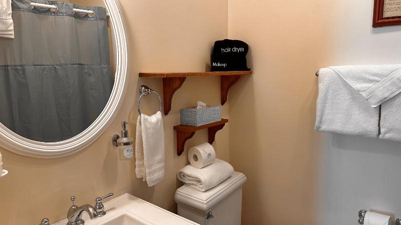 King Room - First Floor image 2