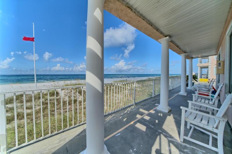 One-Bedroom Beachfront Villa 11 image 3