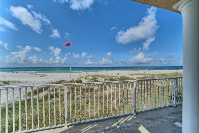 One-Bedroom Beachfront Villa 11 image 2