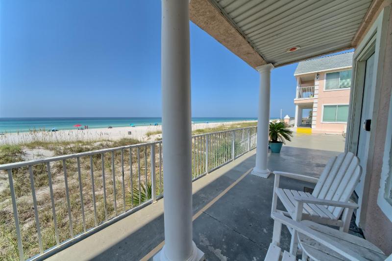 One-Bedroom Beachfront Villa 12 image 2
