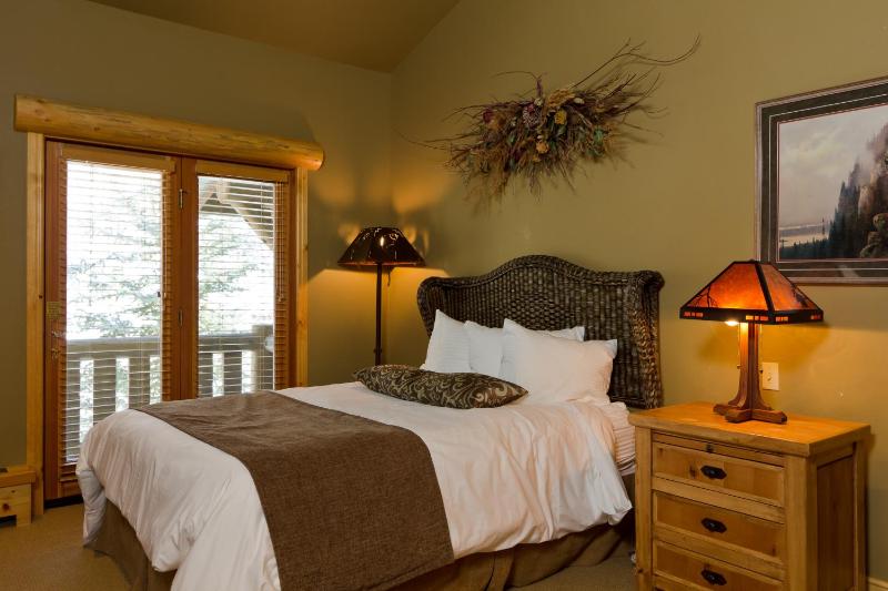 Standard Queen Room image 2