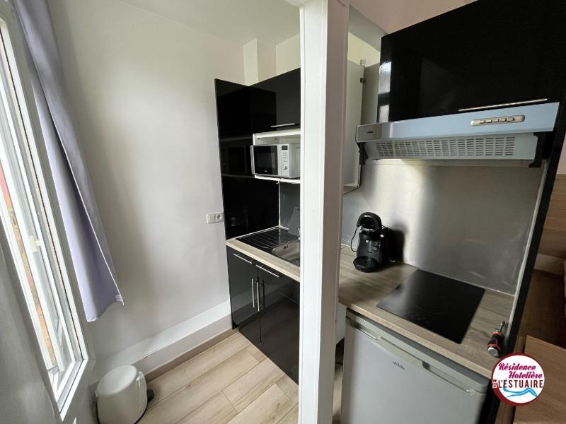 Twin Room image 3
