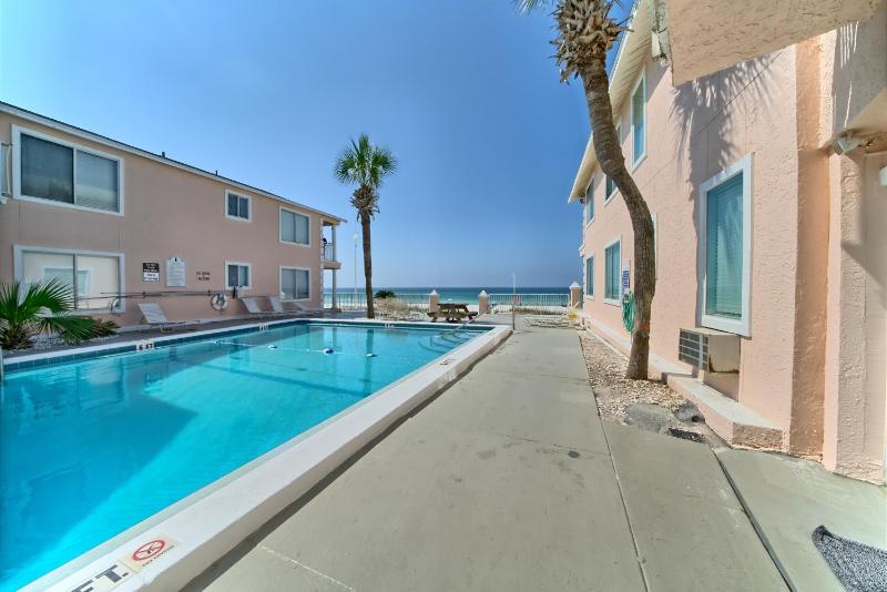 Beachfront Studio 16 image 2