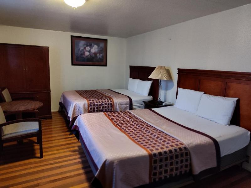 Queen Room with Two Queen Beds image 1