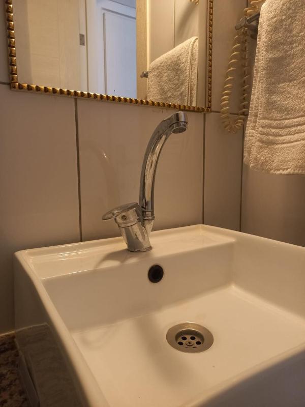 Standard Single Room image 3