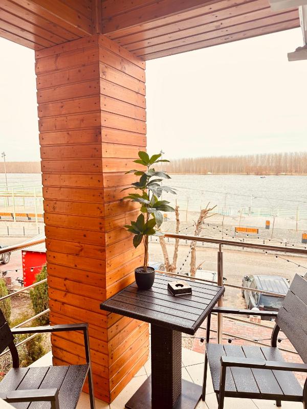 Deluxe Double or Twin Room with Balcony image 2