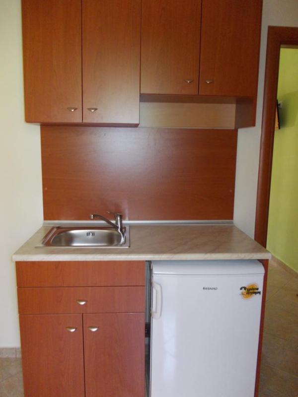 One-Bedroom Apartment image 2